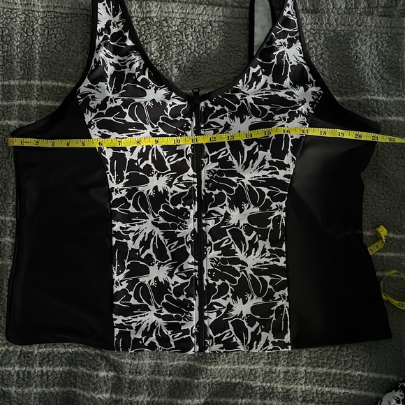 Swimsuit - Picture 5 of 5